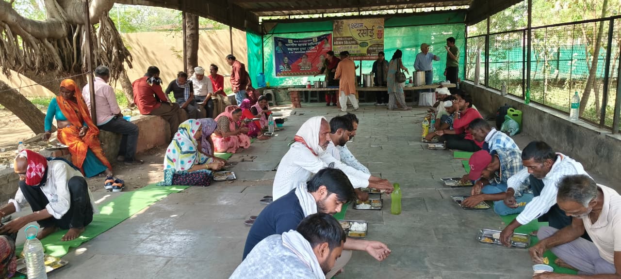 भारतीय मानव अधिकार सहकार ट्रस्ट, ग्वालियर (म.प्र.)द्वारा अक्षय तृतीया के पावन अवसर पर सेवा कार्यक्रम एवं जन्मोत्सव आयोजन संपन्न