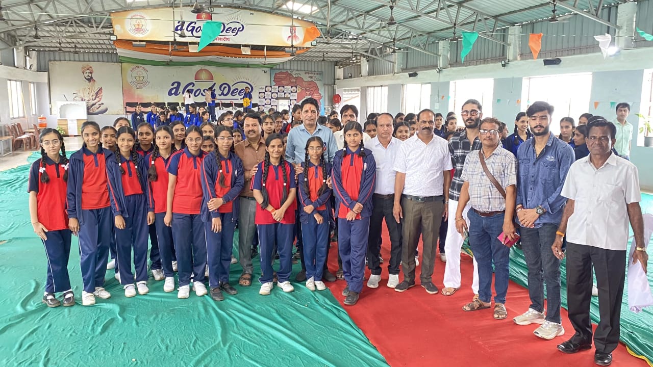 भारतीय मानव अधिकार सहकार ट्रस्ट नागदा द्वारा महिला सशक्तिकरण एवं साइबर क्राइम पर एगोशदीप विद्यालय मे व्याख्यानशाला आयोजित