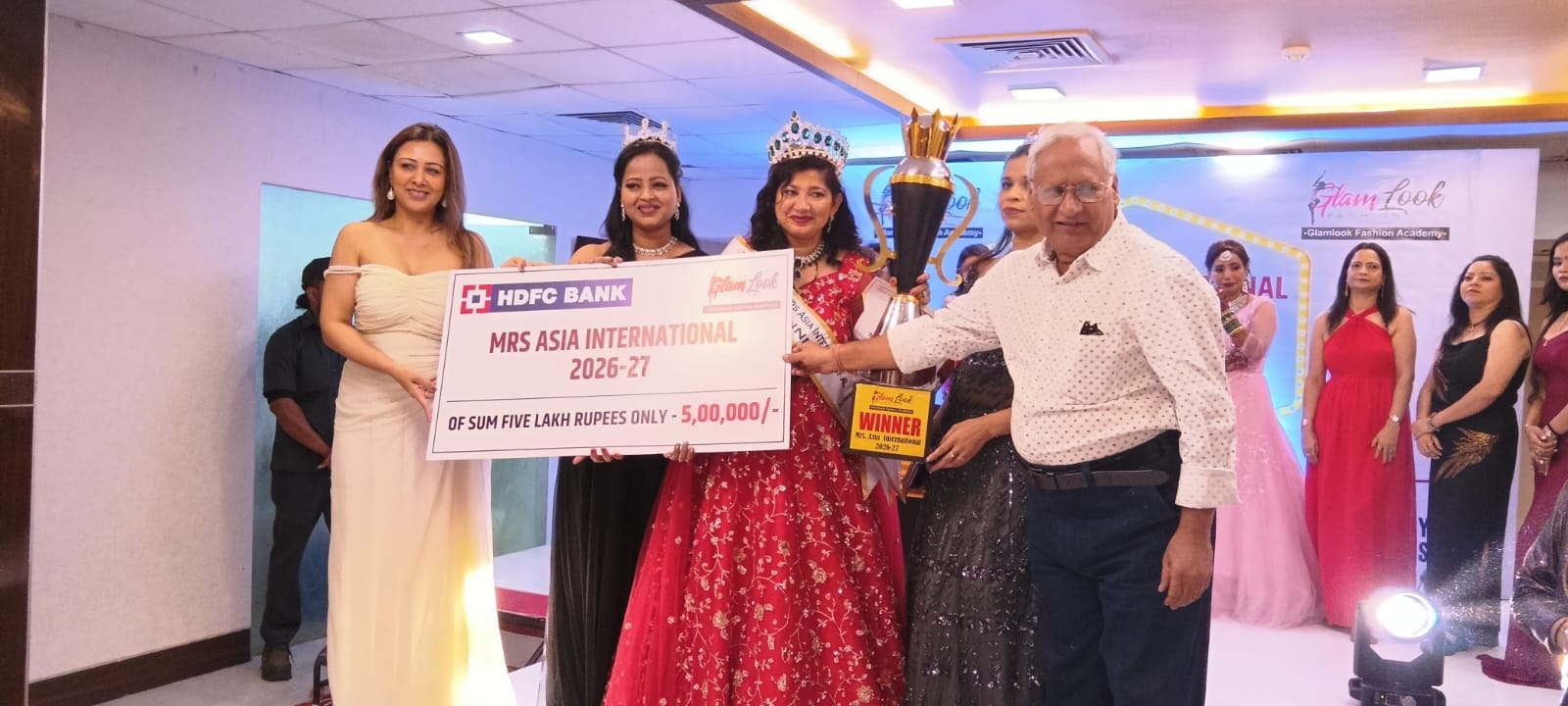 भारतीय मानव अधिकार सहकार ट्रस्ट की देहरादून जिला अध्यक्ष श्रीमती रुपाली वशिष्ठ ने जीता “Mrs Asia International 2026” का खिताब