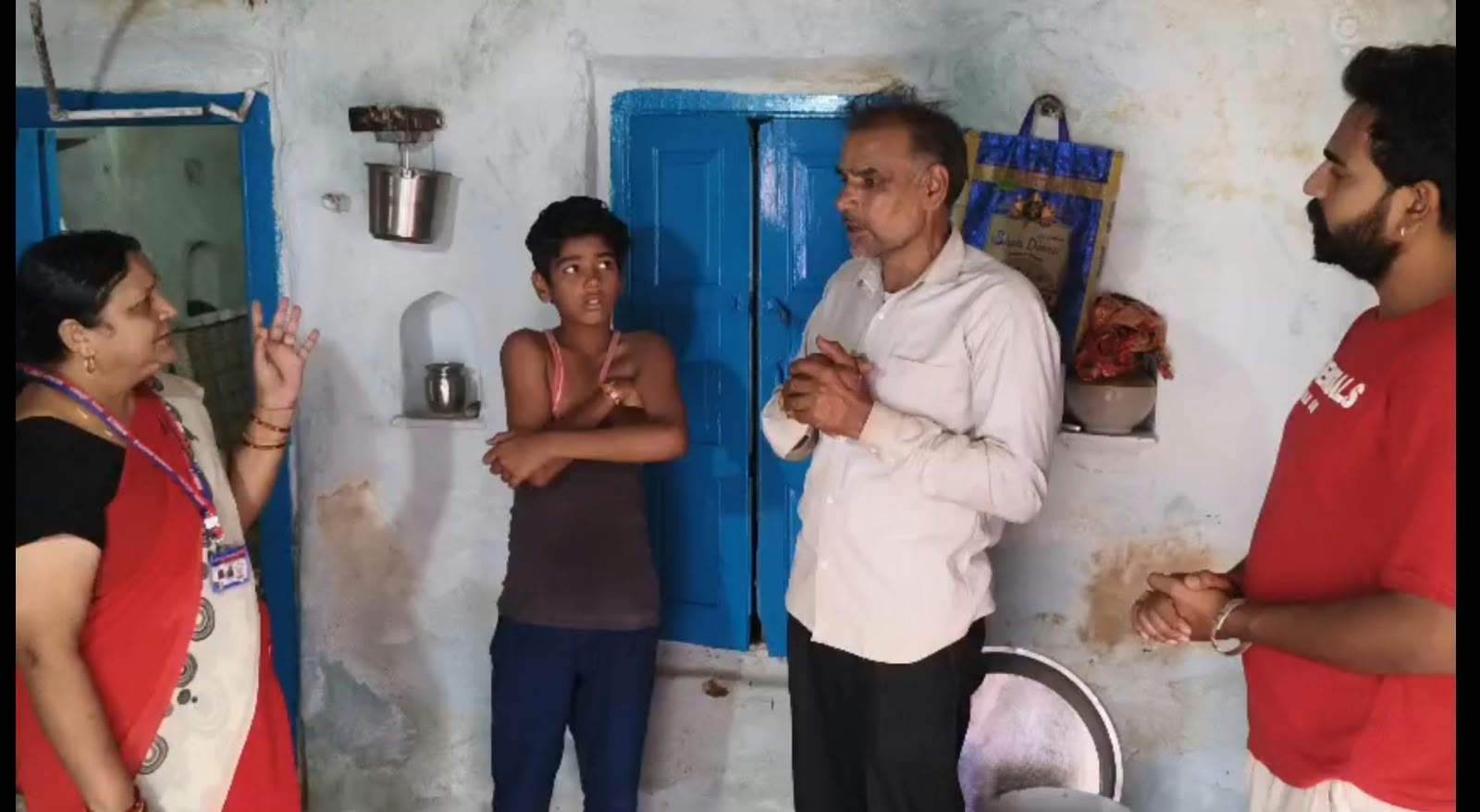 दशहरे पर मानवता की मिसाल: मासूम बच्चे की मदद के लिए आगे आई भारतीय मानव अधिकार सहकार ट्रस्ट की राष्ट्रीय महामंत्री साधना सेठी 